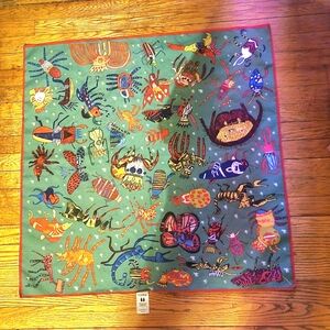 Lush Green and Red Knot-Wrap Christmas Critters Bugs